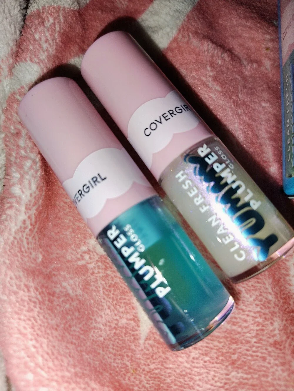 Covergirl Yummy Bites Plumping Gloss - 2 Minis